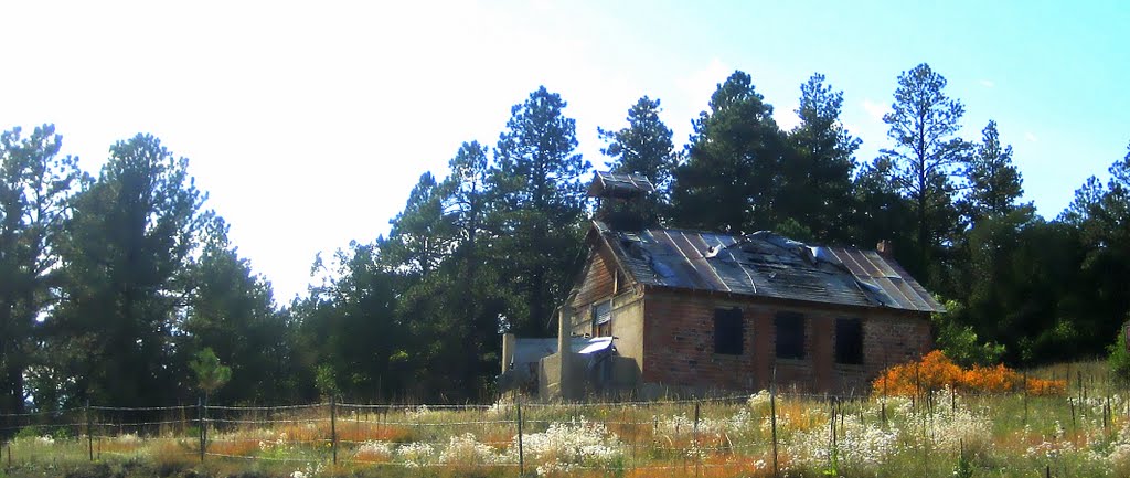 old abandoned schoolhouse in the foothills of the Spanish Peaks, Лас-Анимас