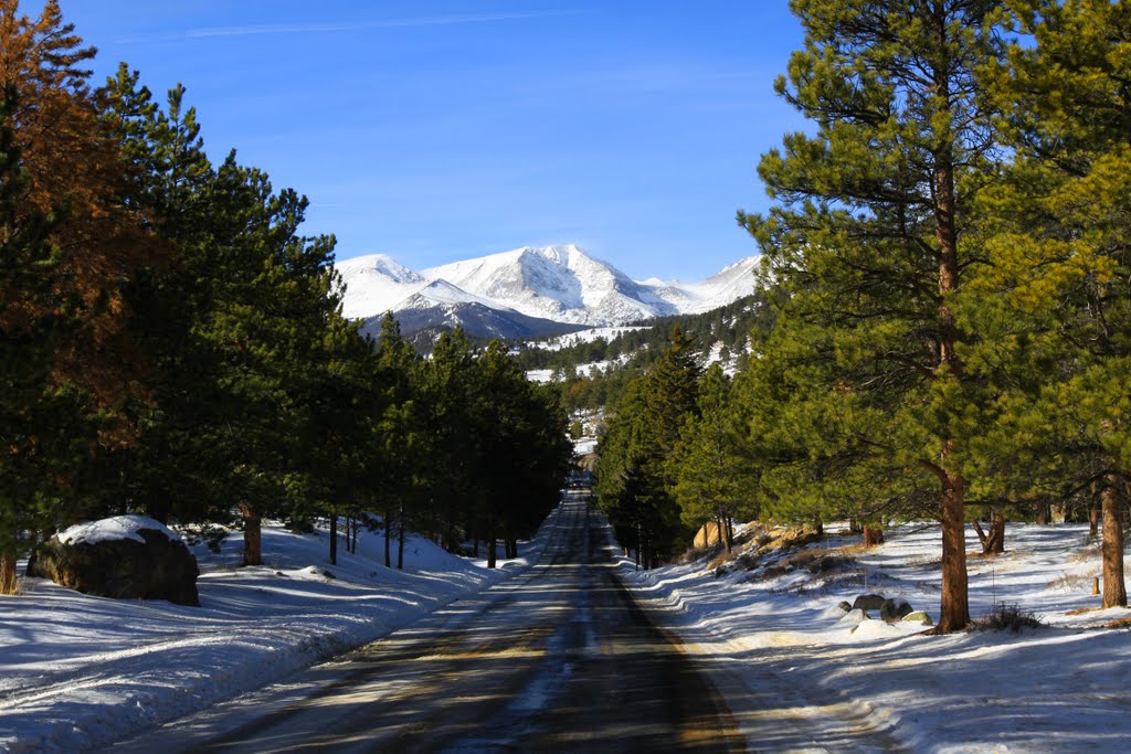 Ypsilon Mountain from the Bear Lake Road near the Beaver Meadows Entrance, Rocky Mountain National Park, Colorado, Нанн