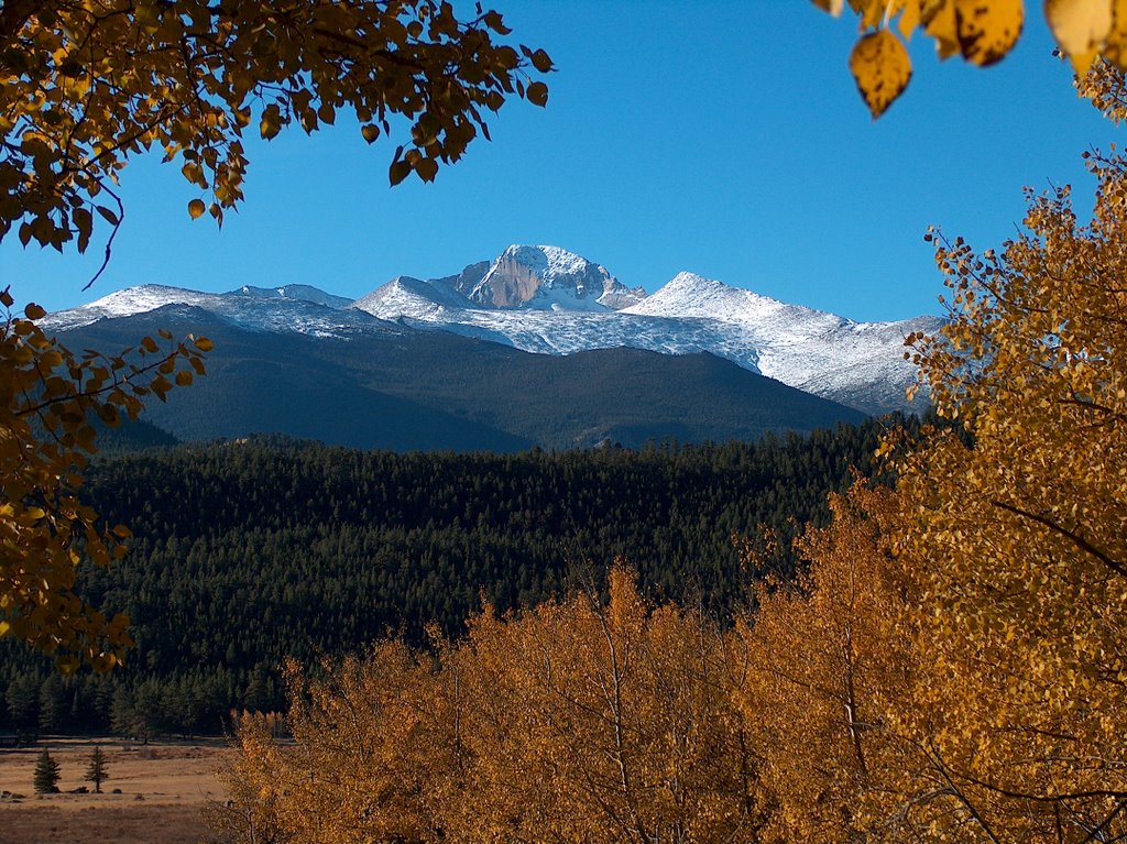 Longs Peak in autumn, from Moraine Park, Rocky Mountain National Park, Colorado, Нанн