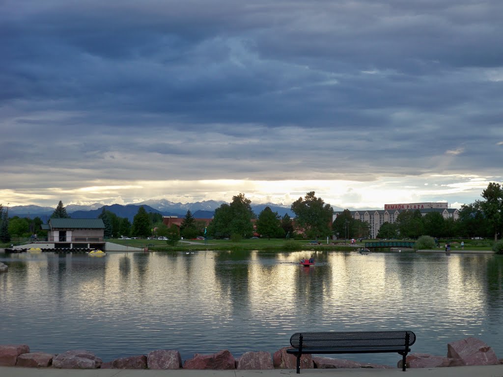 Water reflect & SKY...Colorado,USA, Нортгленн