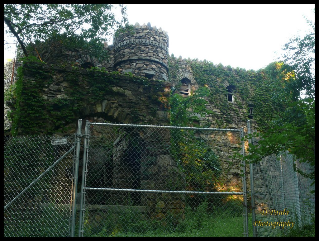 Castelo Abandonado Connecticut, Данбури