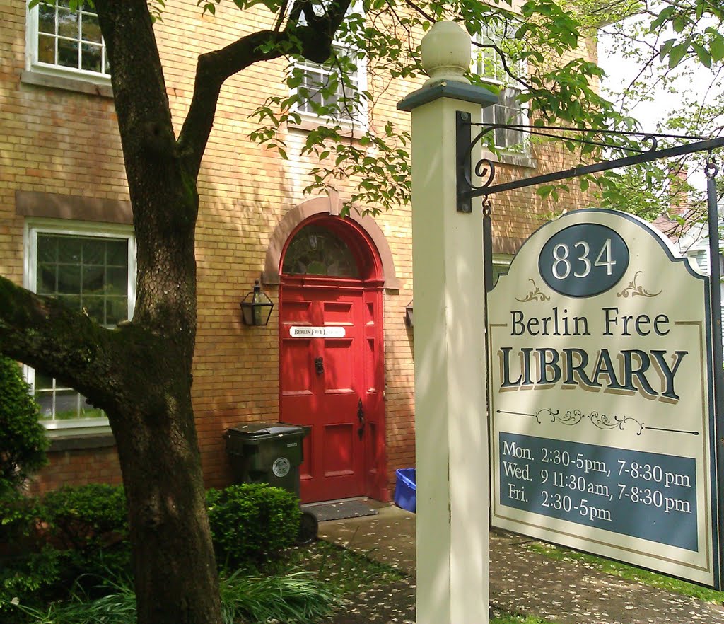 Berlin Free Library in Berlin, CT, Кенсингтон