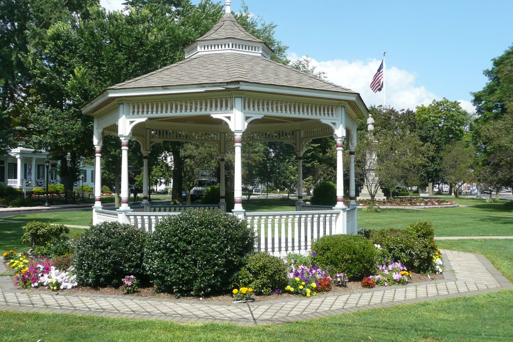 Tha Bandstand on the Milford Green, Милфорд