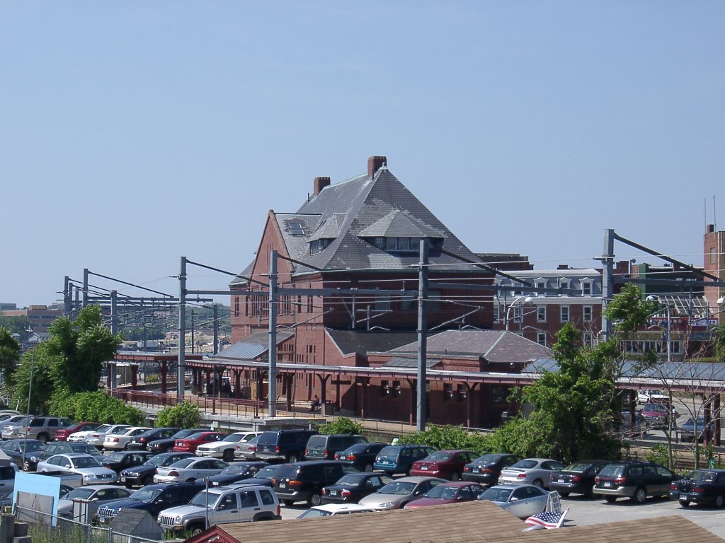 New London Train Station, taken from the ferry dock - New London, Connecticut - July 6, 2003, Нью-Лондон