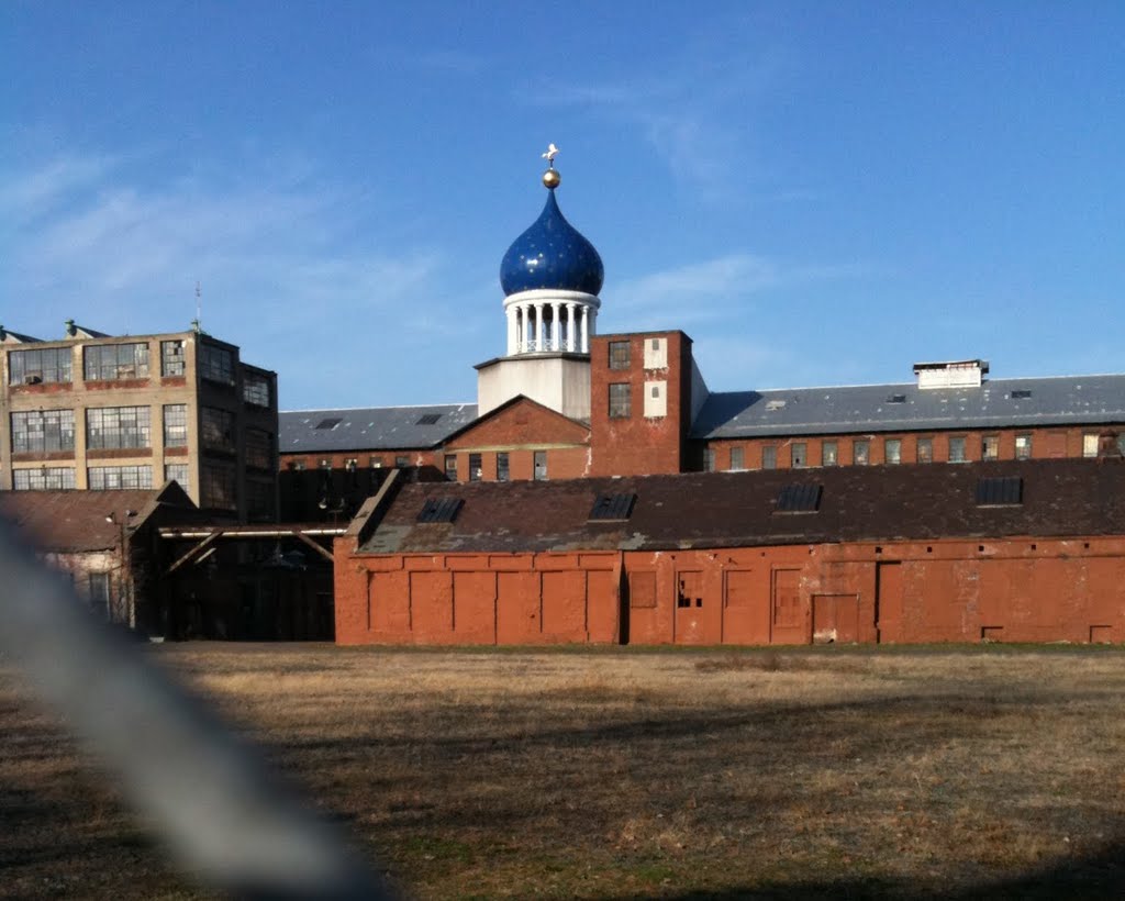 The old Colt Firearms factory. I think this has been turned into apartments, partially. Hartford, CT., Хартфорд