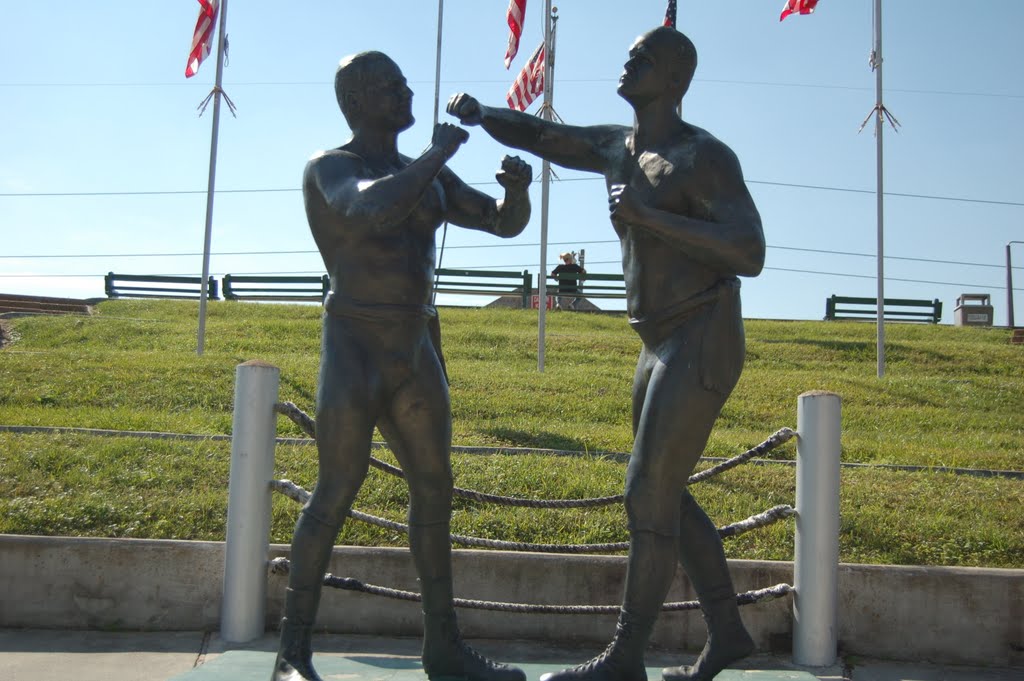 Boxing Sculpture - Kenner, LA, Кеннер