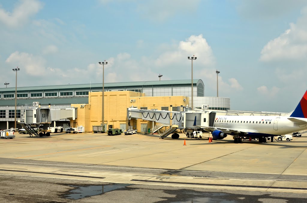 New Orleans International Airport, Кеннер