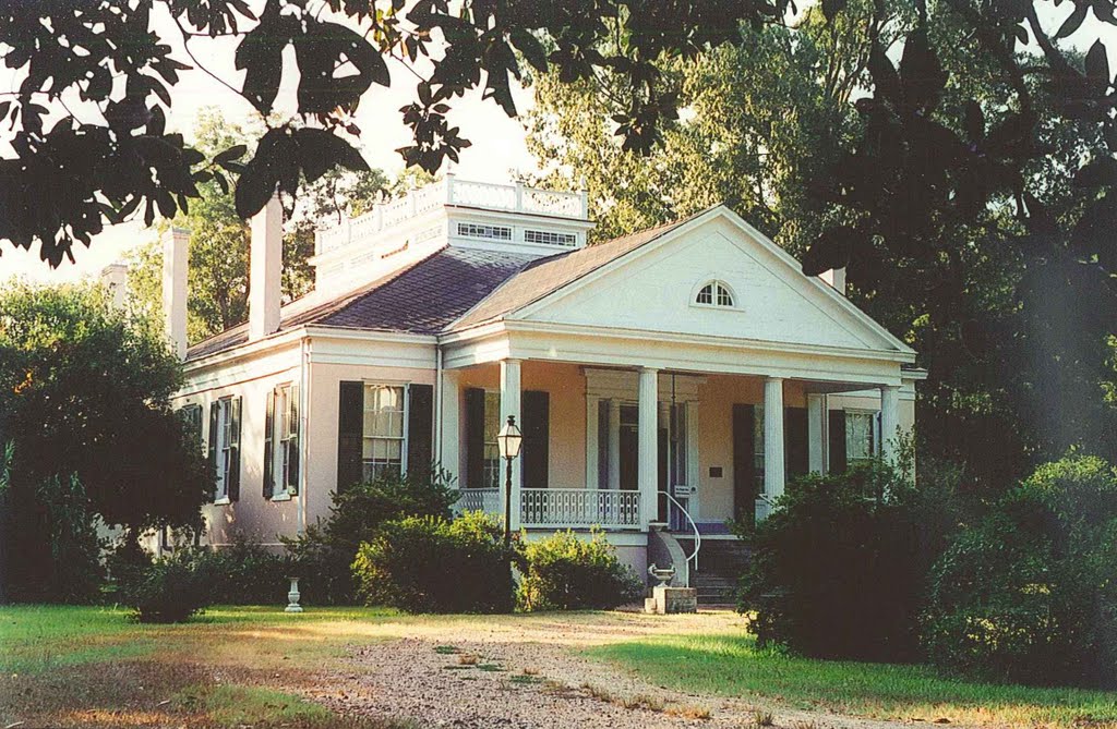 1853 "Landsowne" George Marshall mansion, Natchez Ms, scanned 35mm (8-9-2000), Клейтон