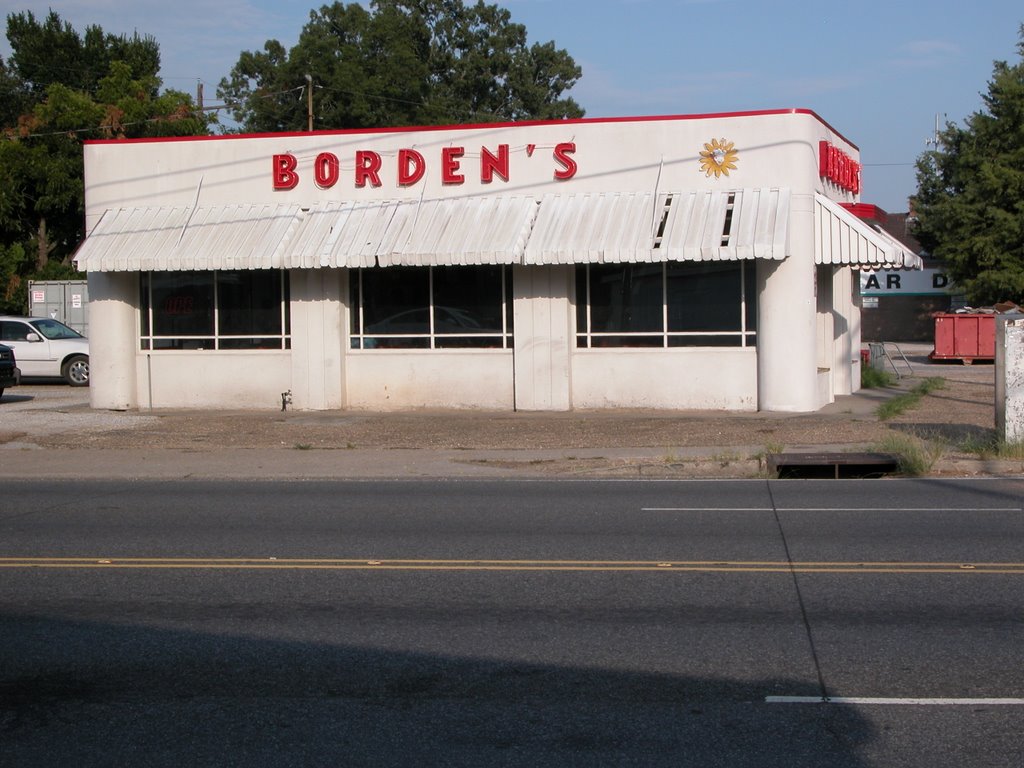 Bordens Ice Cream Parlor (A Lafayette Landmark for Years), Corner of Johnston & Jefferson Streets, Lafayette, Louisiana, Лафайетт