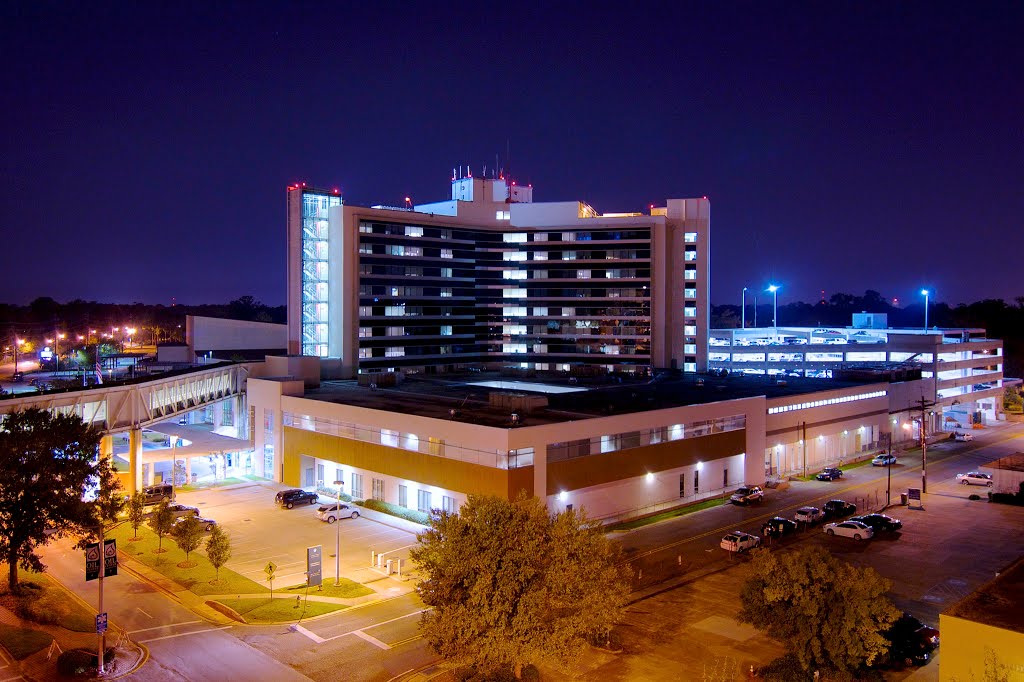Lafayette General Medical Center at Night, Лафайетт