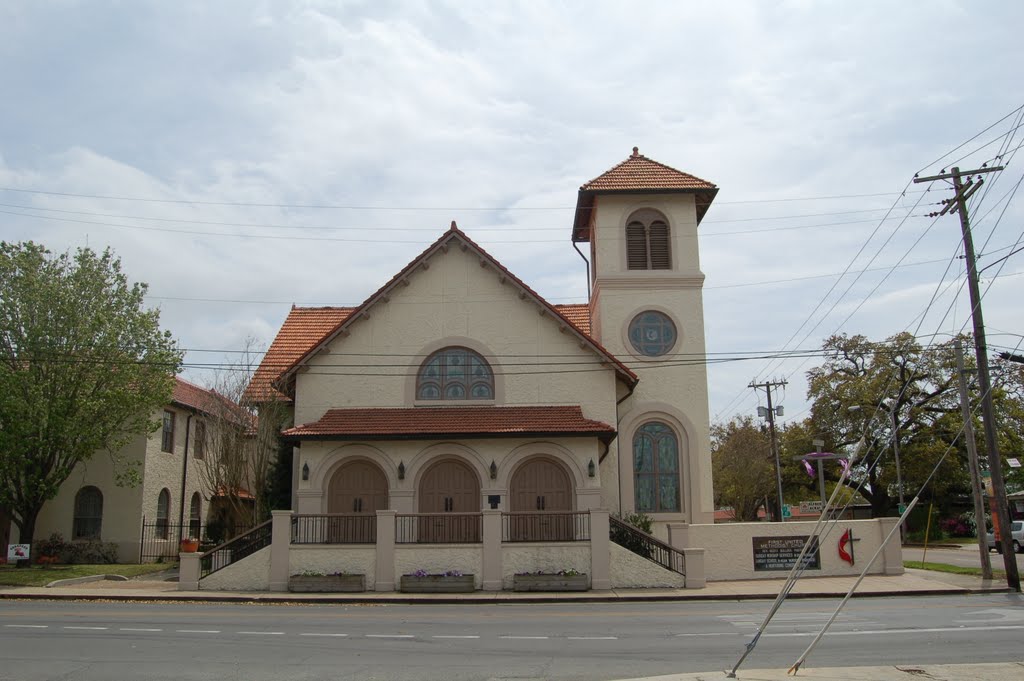 First Methodist Church - New Iberia, LA, Нью-Ибериа