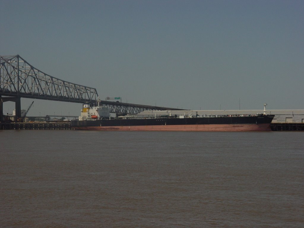 Oil Tanker on Mississippi  River, Порт-Аллен