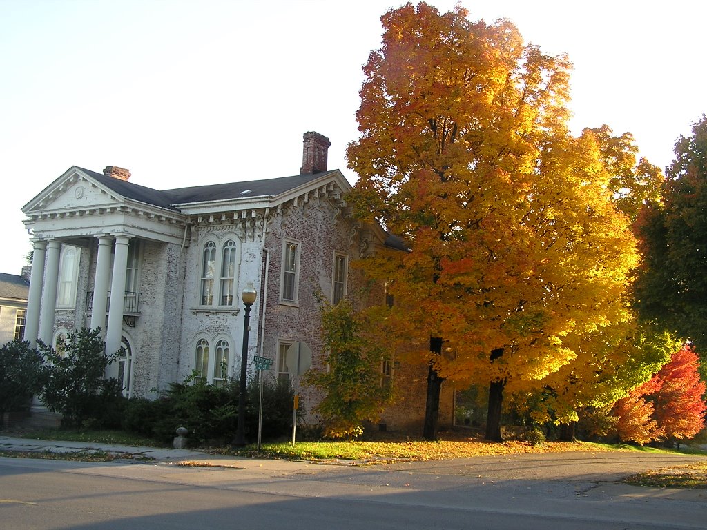 October Antebellum Mansion, Louisiana MO, Хаугтон