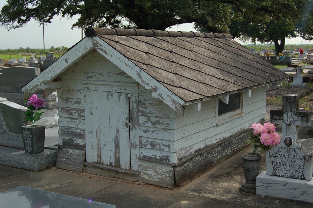 Istre Cemetery Grave House #1 - Morse, LA, Чёрч-Пойнт