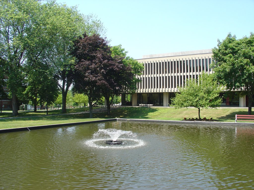McQuade Library, Merrimack College, North Andover, Massachusetts, Андовер