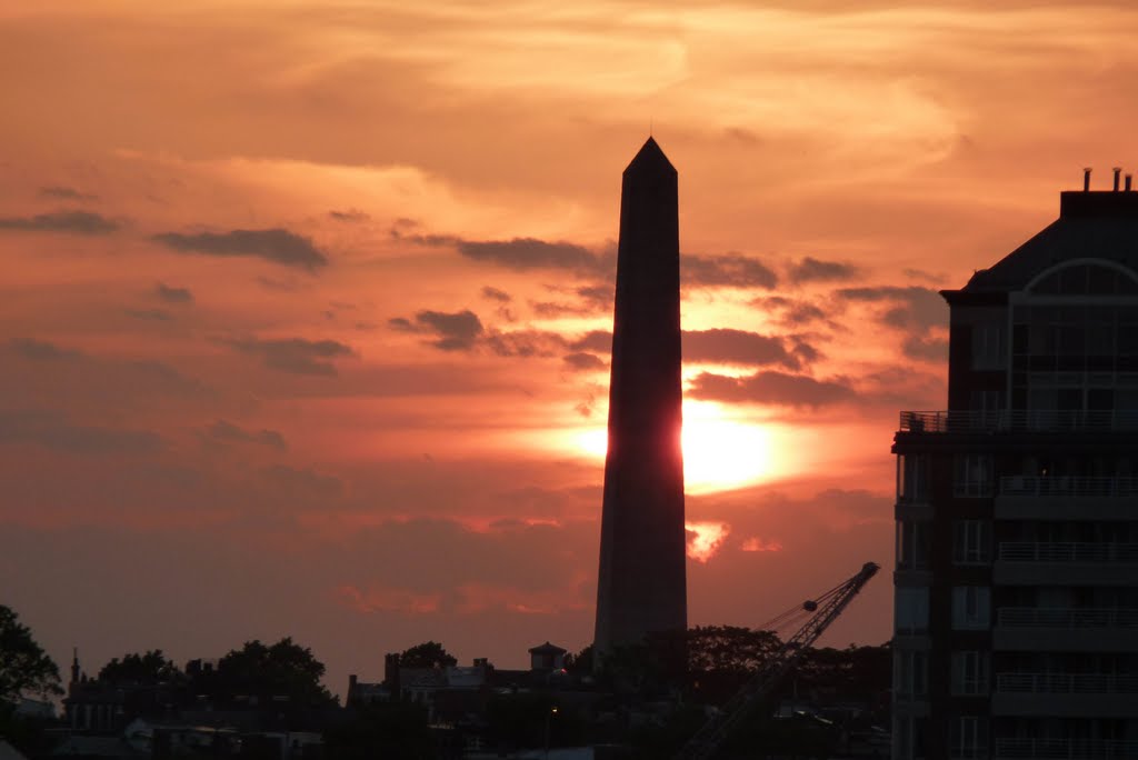 Bunker Hill Monument at Sunset, Бостон