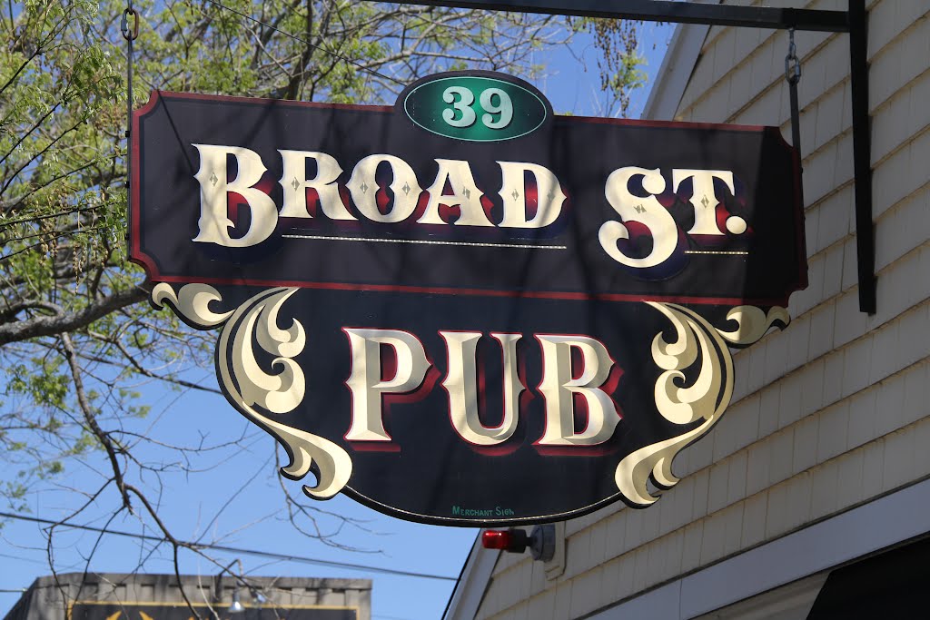 Broad Street Pub Sign, Бриджуотер