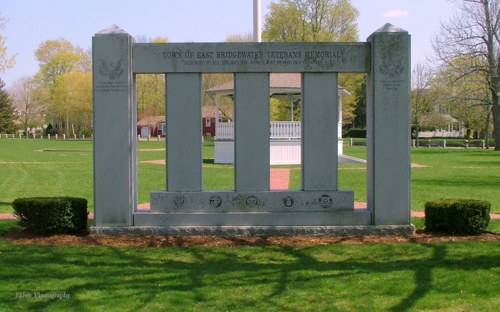 Town of Bridgewater Veterans Memorial, Ист-Бриджуотер