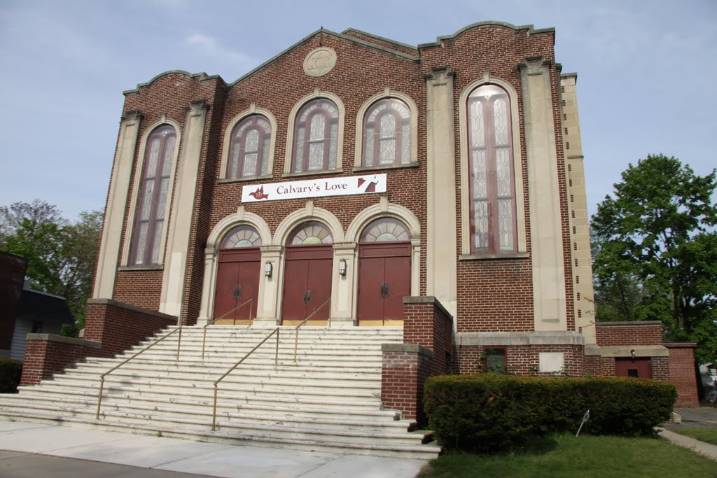 Calvarys Love Church in Springfield, Ист-Лонгмидоу