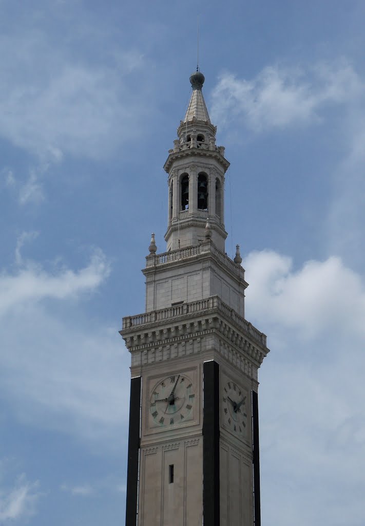 City Hall tower, Ист-Лонгмидоу