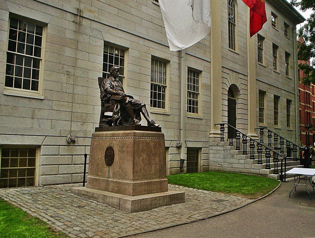 The John Harvard statue - Cambridge, USA,  (Dedicated to Stanisha Veljkovikj), Кембридж