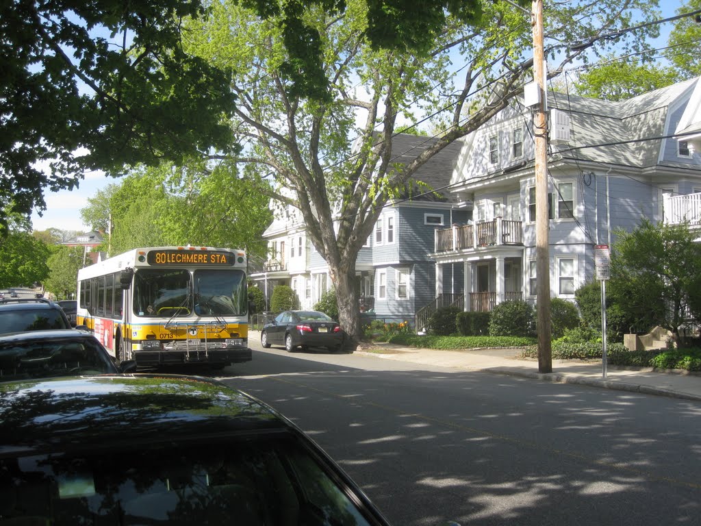 MBTA Bus @ College Ave, Somerville, Медфорд