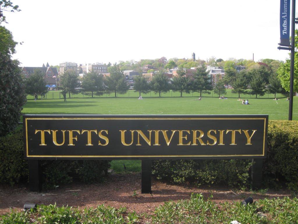 Tufts University from Powderhouse Circle, Медфорд