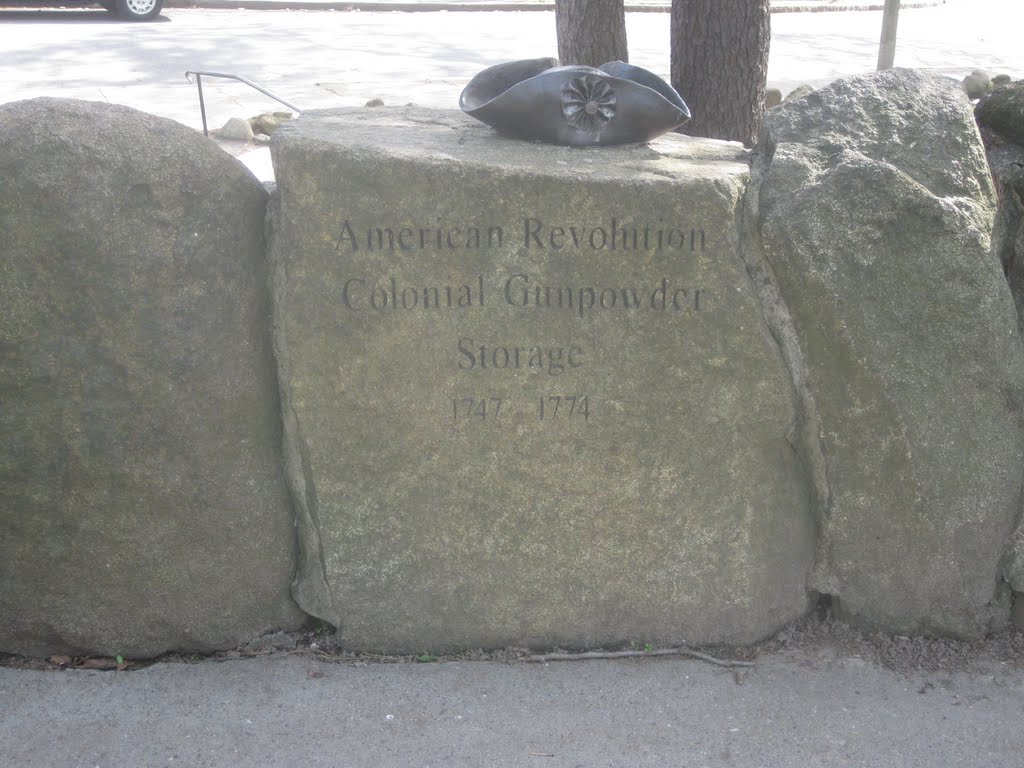 Engraved Rock at the Somerville Powderhouse, Медфорд