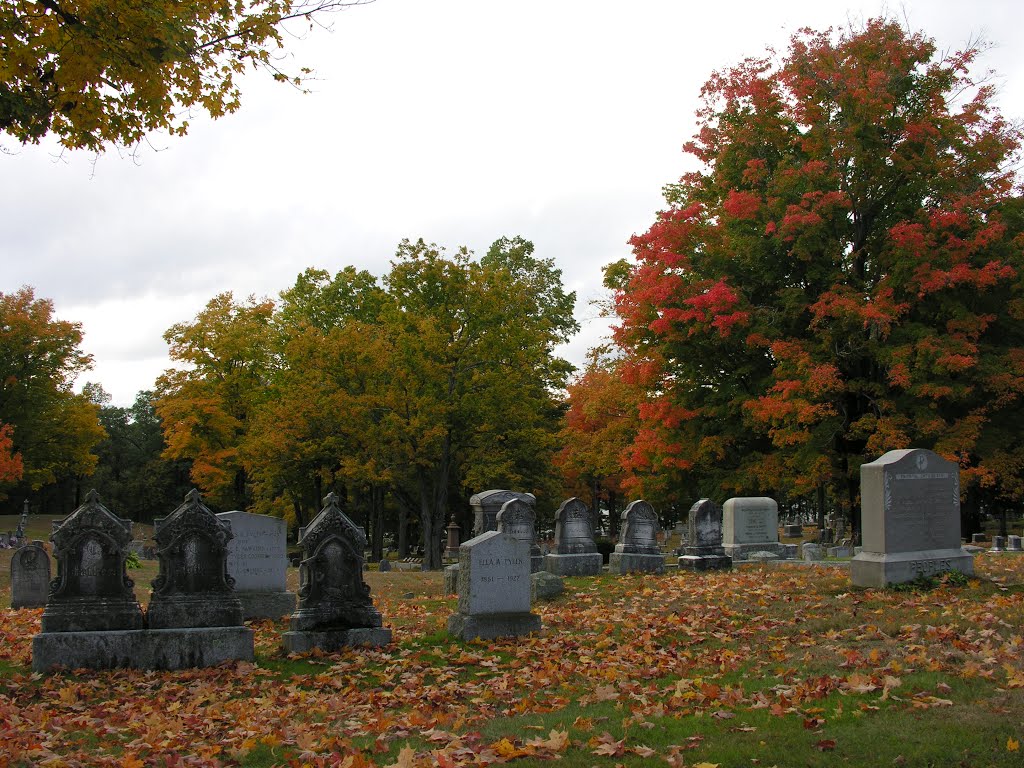 Cemetery on Pond Street, Natick, 10/7/2013, Натик