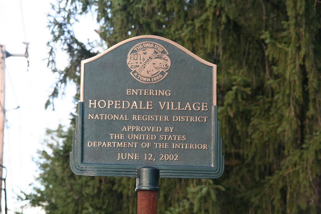 Entering Historic Hopedale Village, Ратланд