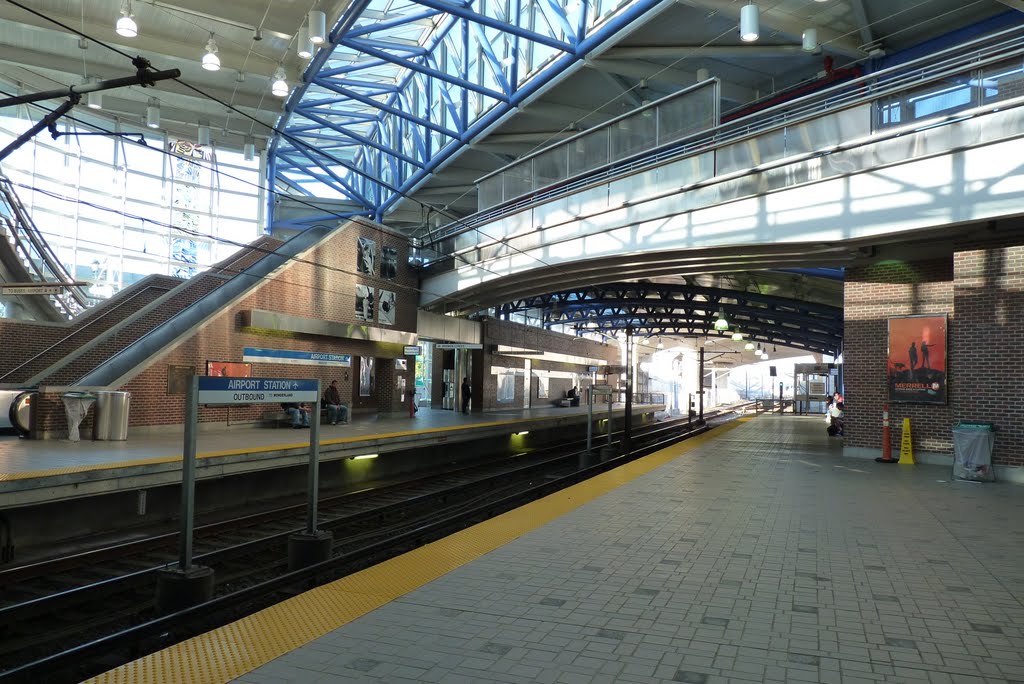 Airport MBTA Station ~ East Boston (pedestrian overpass), Челси