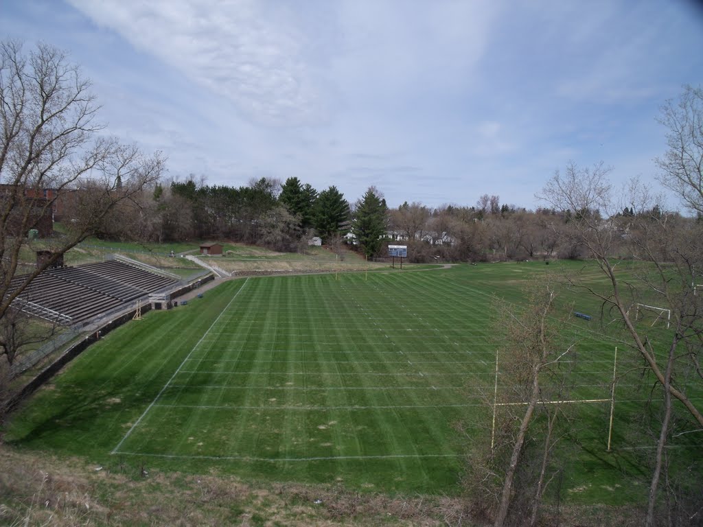 Franklin Football Field, Валкер