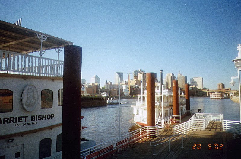 vista del downtown de Saint Paul desde el Puerto de Saint Paul, en Harriet Island, Сант-Пол