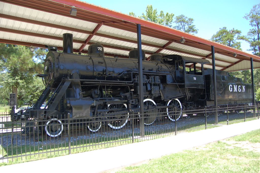 GM&N #72 Train Engine - Franklinton, LA, Бассфилд