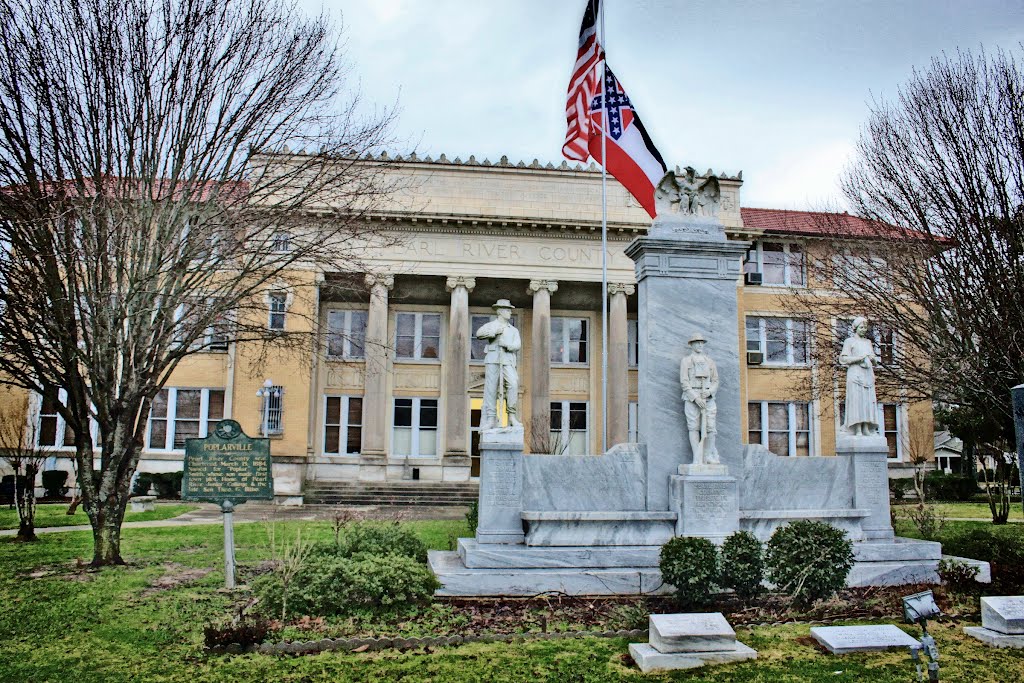 Pearl River County Courthouse - Built 1918 - Poplarville, MS, Бассфилд