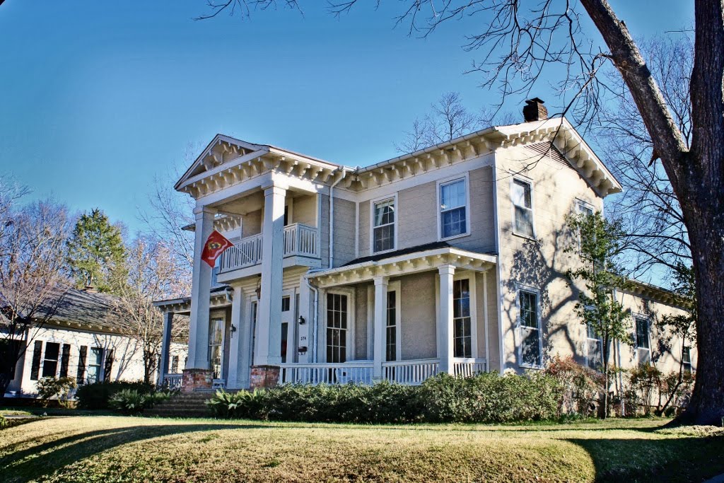 McWillie-Singleton House - Built 1860, Батесвилл
