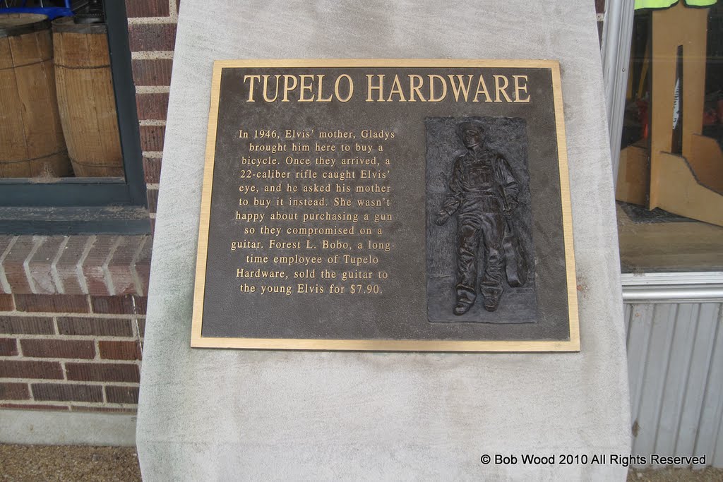Tupelo Hardware, the shop where Elvis bought his first Guitar, Верона
