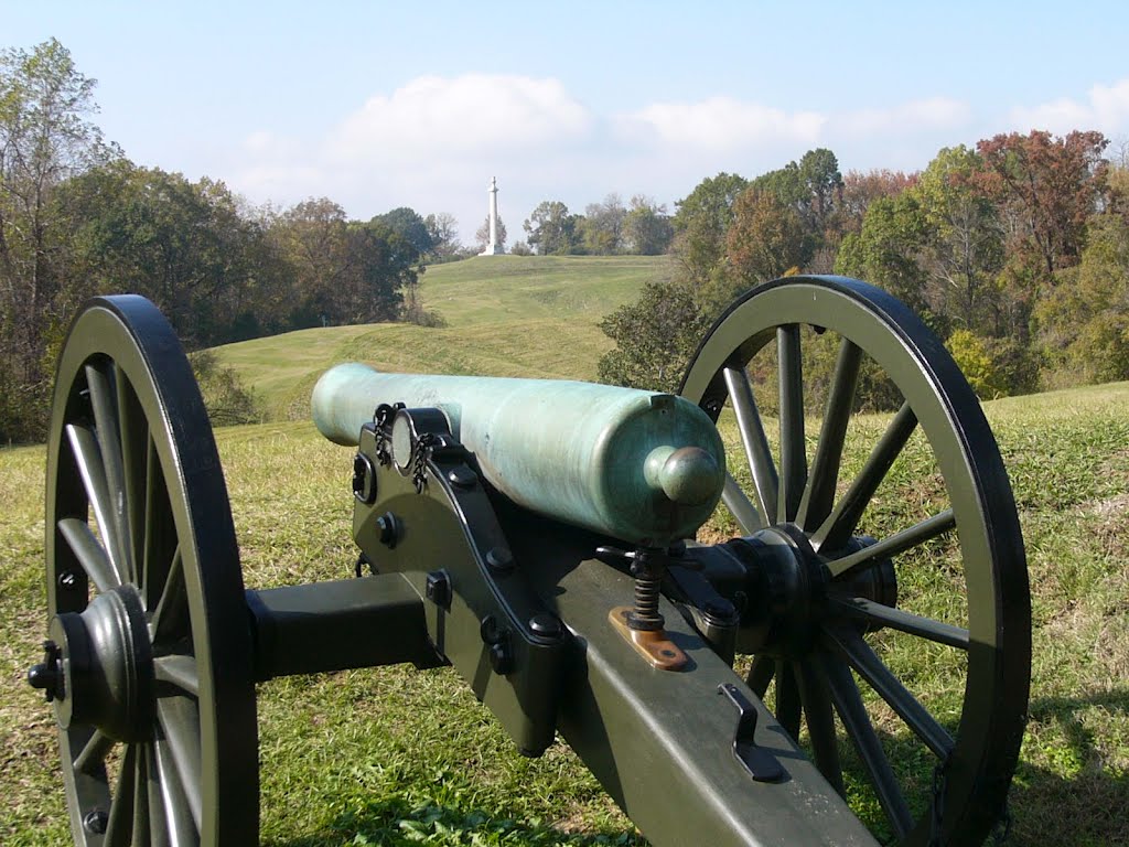 Vicksburg, MS, Memorial Park landscape with canon (2010), Кингс