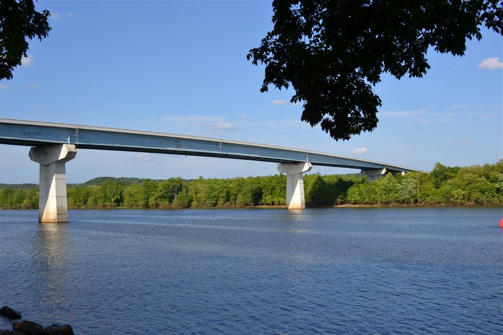 Alvin C. York Bridge, Коссут