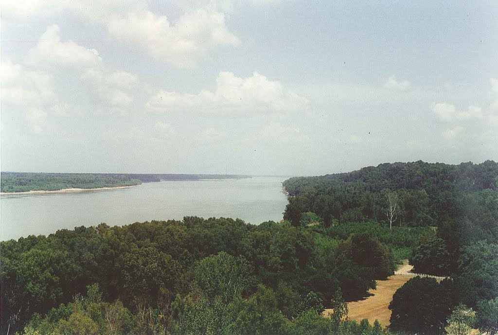 view of the Mississippi River from atop the bluffs, Natchez, scanned 35mm (8-9-2000), Натчес