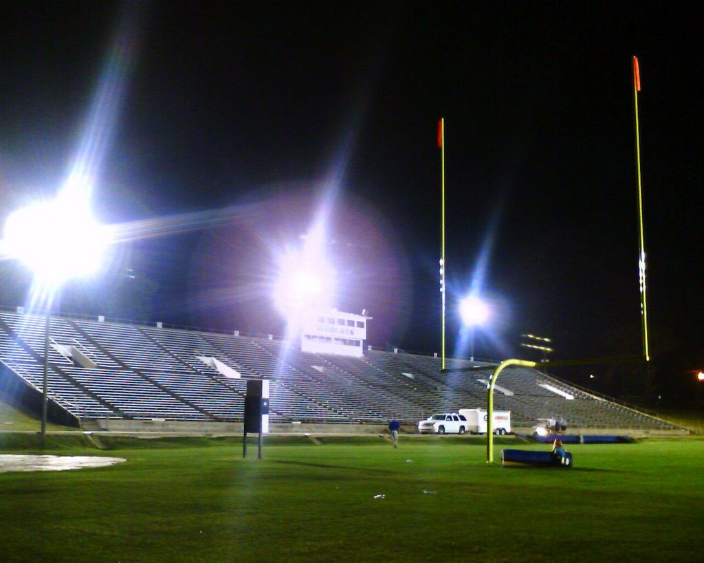 Friday Night Lights (Ray Stadium At Armstrong Field), Ньютон
