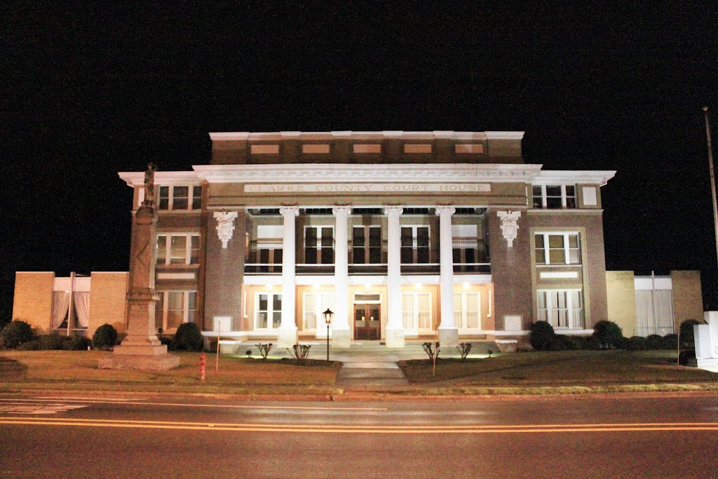 Clarke County Courthouse - Built 1912 - Quitman, MS, Ньютон