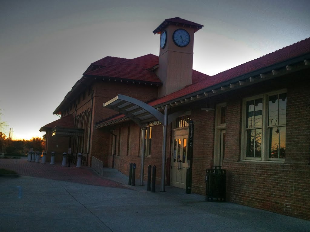 Hattiesburg Amtrak Station - Streetside, Палмерс Кроссинг