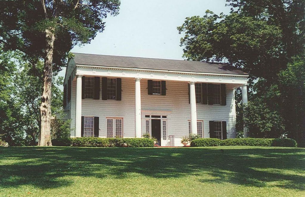 antebellum Eyebrow house atop hill, Clinton Miss (8-6-2000), Силварена