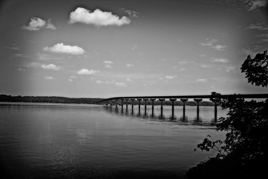 The Natchez Trace Bridge over the Tennessee River, Смитвилл