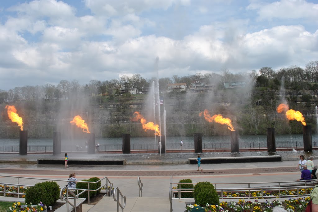 Branson fire and water show, Брансон