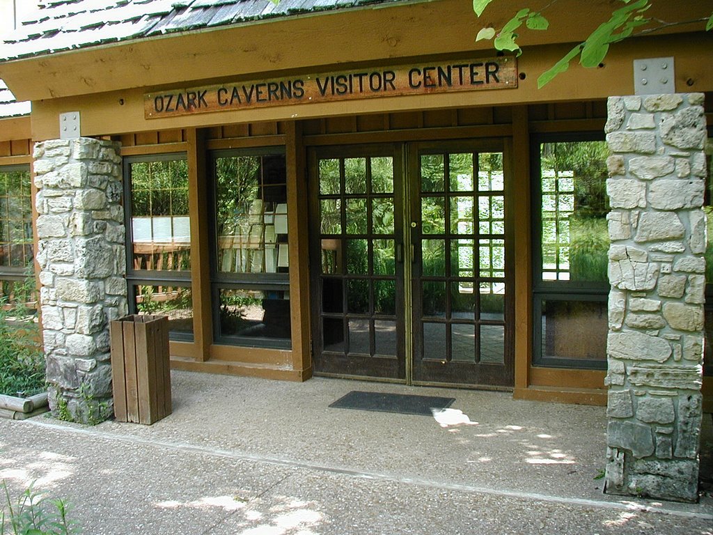 Ozark Caverns Visitor Center, Деслог