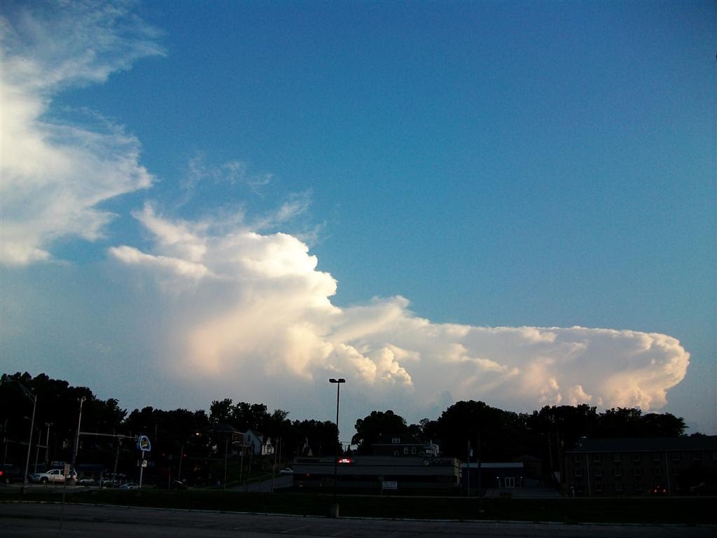 storm clouds southeast of capitol, Jefferson City, MO, Джефферсон-Сити