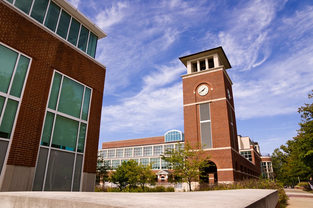 Truman State University Magrudern Hall Pickler Memorila Library and Clock Tower, Кирксвилл