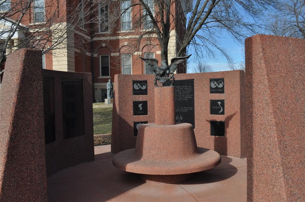 War Memorial, Marshall, MO, Маршалл